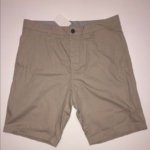 Men’s khaki shorts